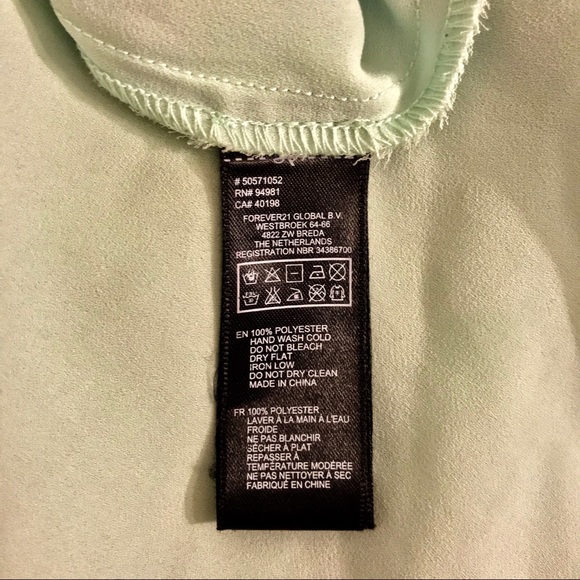 Sleeveless Blouse - Picture 4 of 4